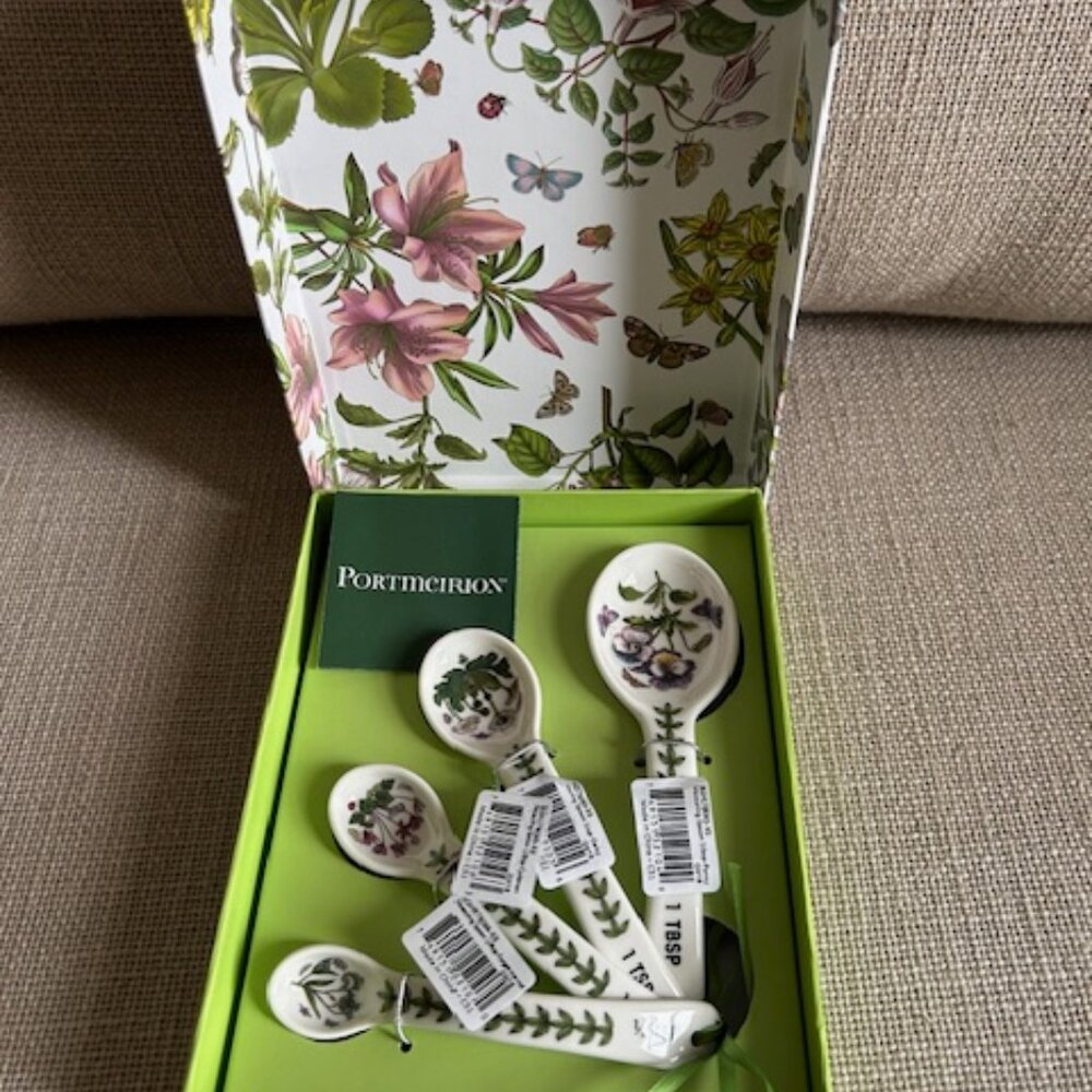 Portmeiron Botanic Garden Set of 4 Measuring Spoons - New In Box!